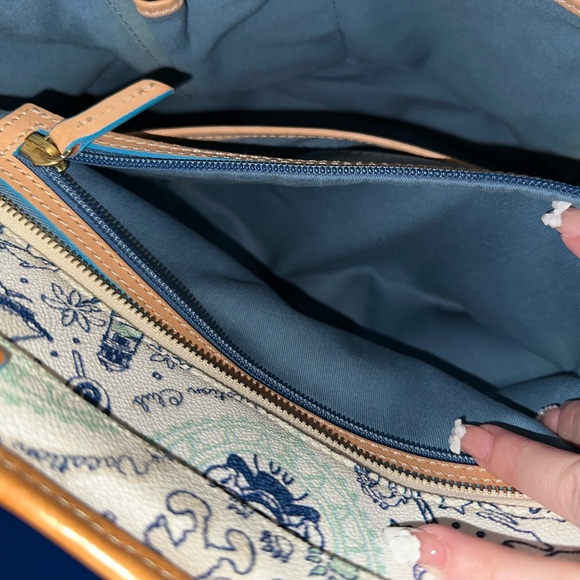 Dooney & Bourke X Disney Vacation Club 25th Anniversary Women's Tote Bag - Picture 7 of 12